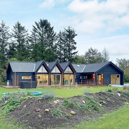 Xxxvii Holiday home *